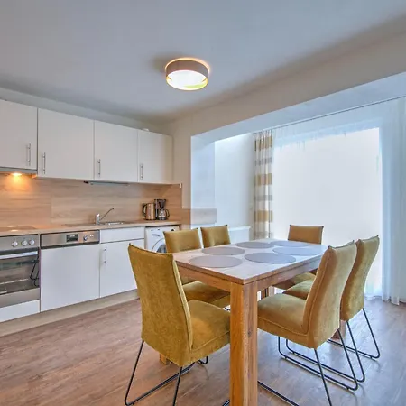 Ski-in, Ski-out Brunner Apartment, Wildschoenau, Cleaning Included * נידראו